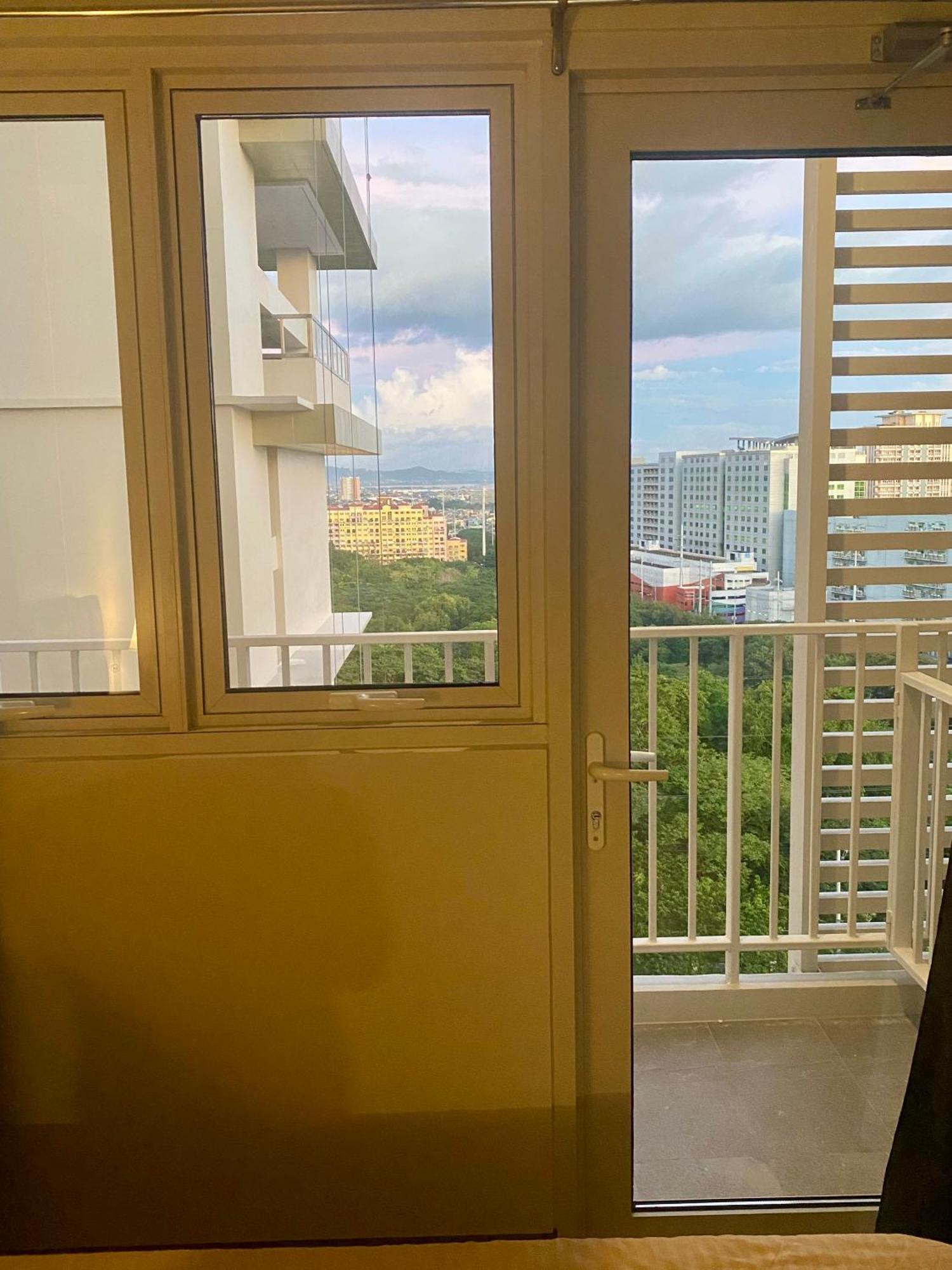 Park Mckinley West In Bgc Taguig Aparthotel Manila Exterior foto